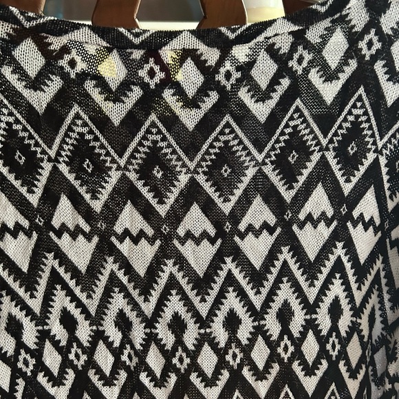 H&M Monochrome Knit Zigzag Blouse M - Picture 16 of 16